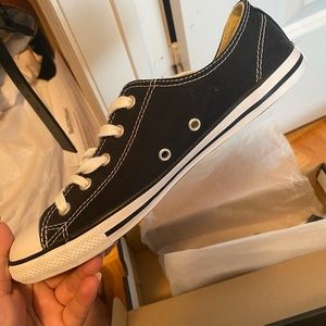 Converse low cut size 9 woman